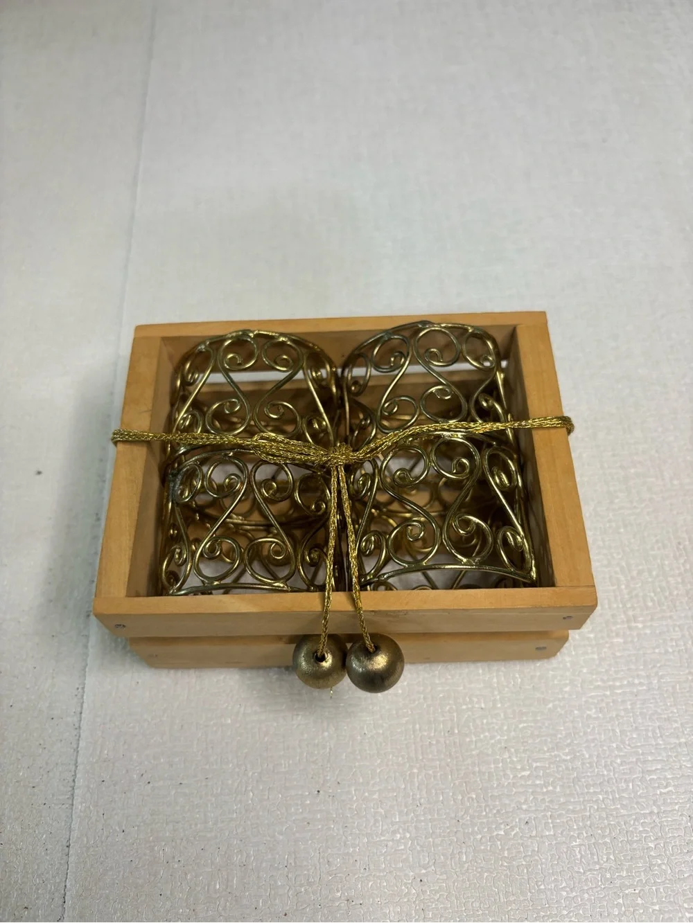 Set of 4 Decorative Gold Napkin Rings in Wooden Box